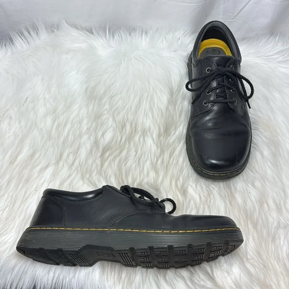 Dr. Martens sleek black